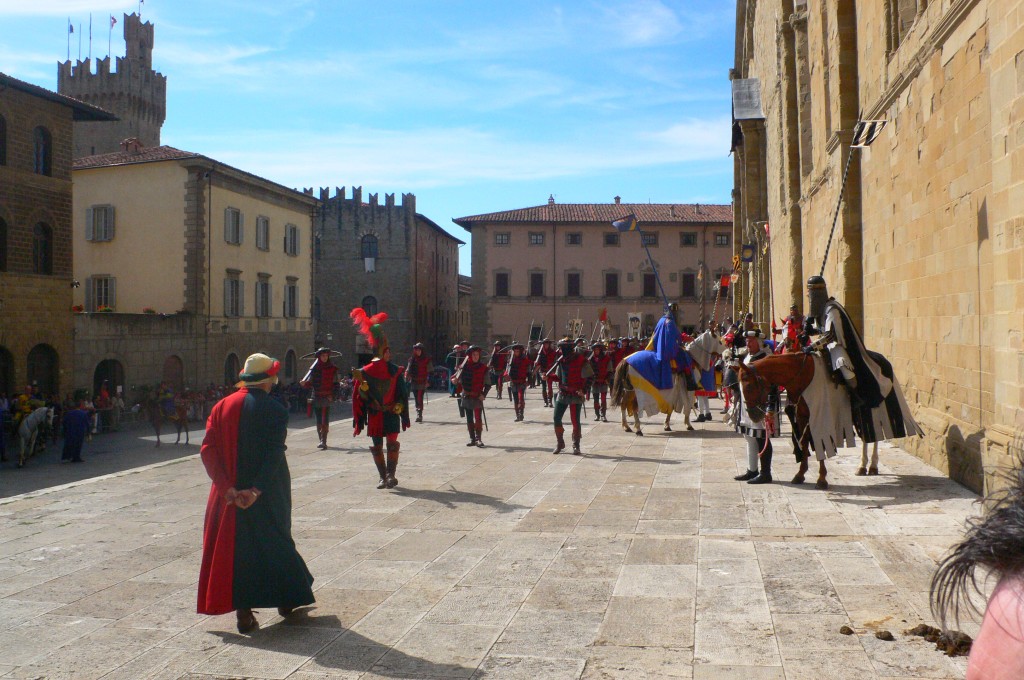 Piazza del Duomo, Arezzo, pressi Cortona